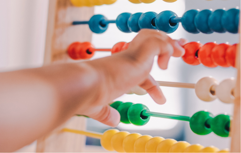 luis-arias-IaaI7UIv-_E-unsplash 1